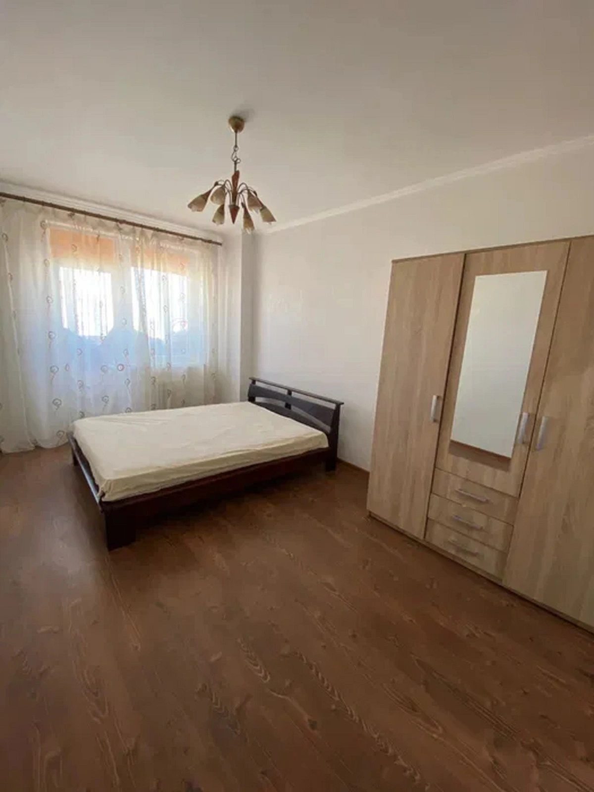 Apartments for sale. 2 rooms, 65 m², 15 floor/17 floors. 6, Massyv Raduzhnyy 1 , Odesa. 