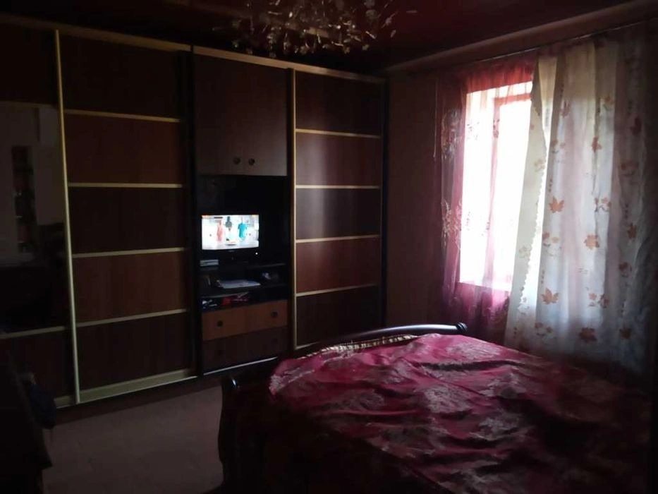 House for sale. 4 rooms, 130 m², 1 floor. Kotovsk. 