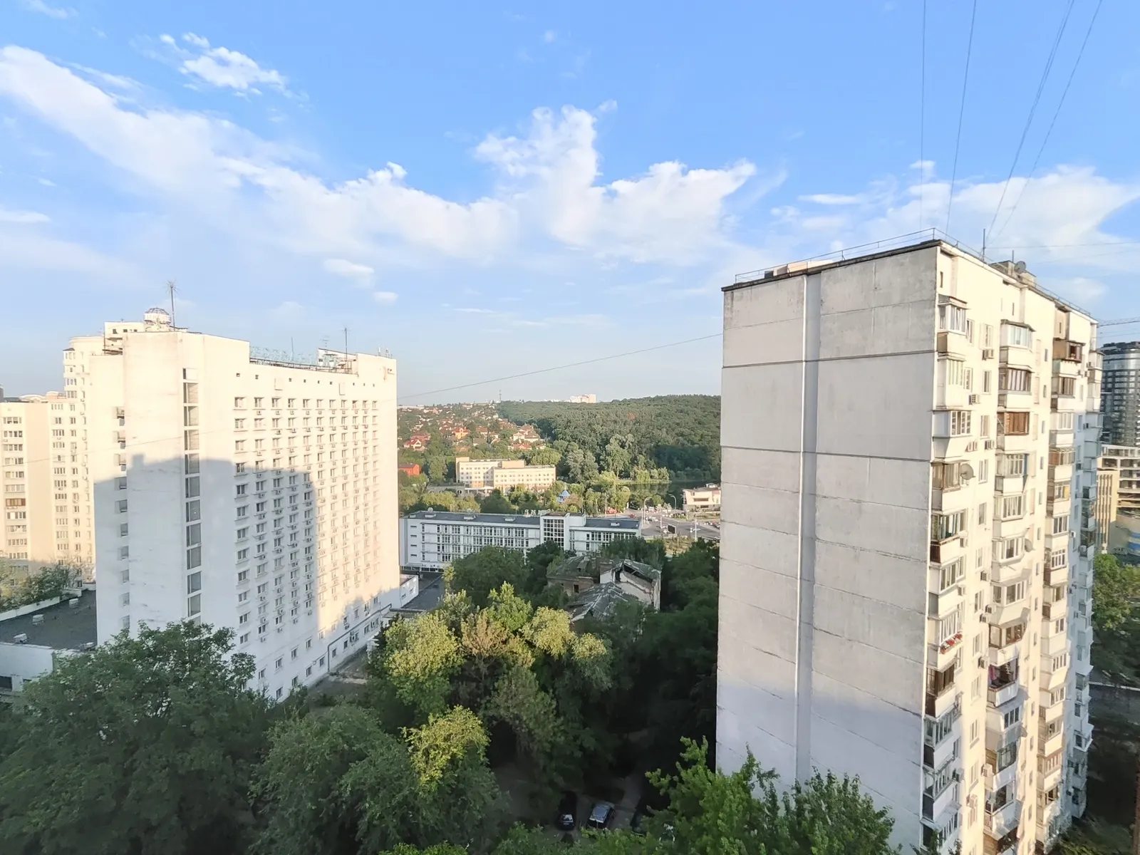 Продаж квартири 3 кімнати, 72 m², 12 пов./16 поверхів. 45, Деміївська 45, Київ. 