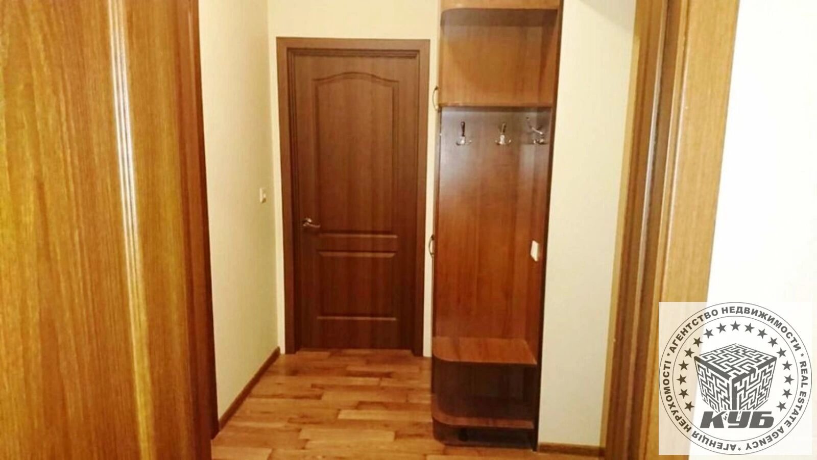 Продаж квартири 1 кімната, 37 m², 3 пов./5 поверхів. 3, Волинська , Петропавловская  Борщаговка. 