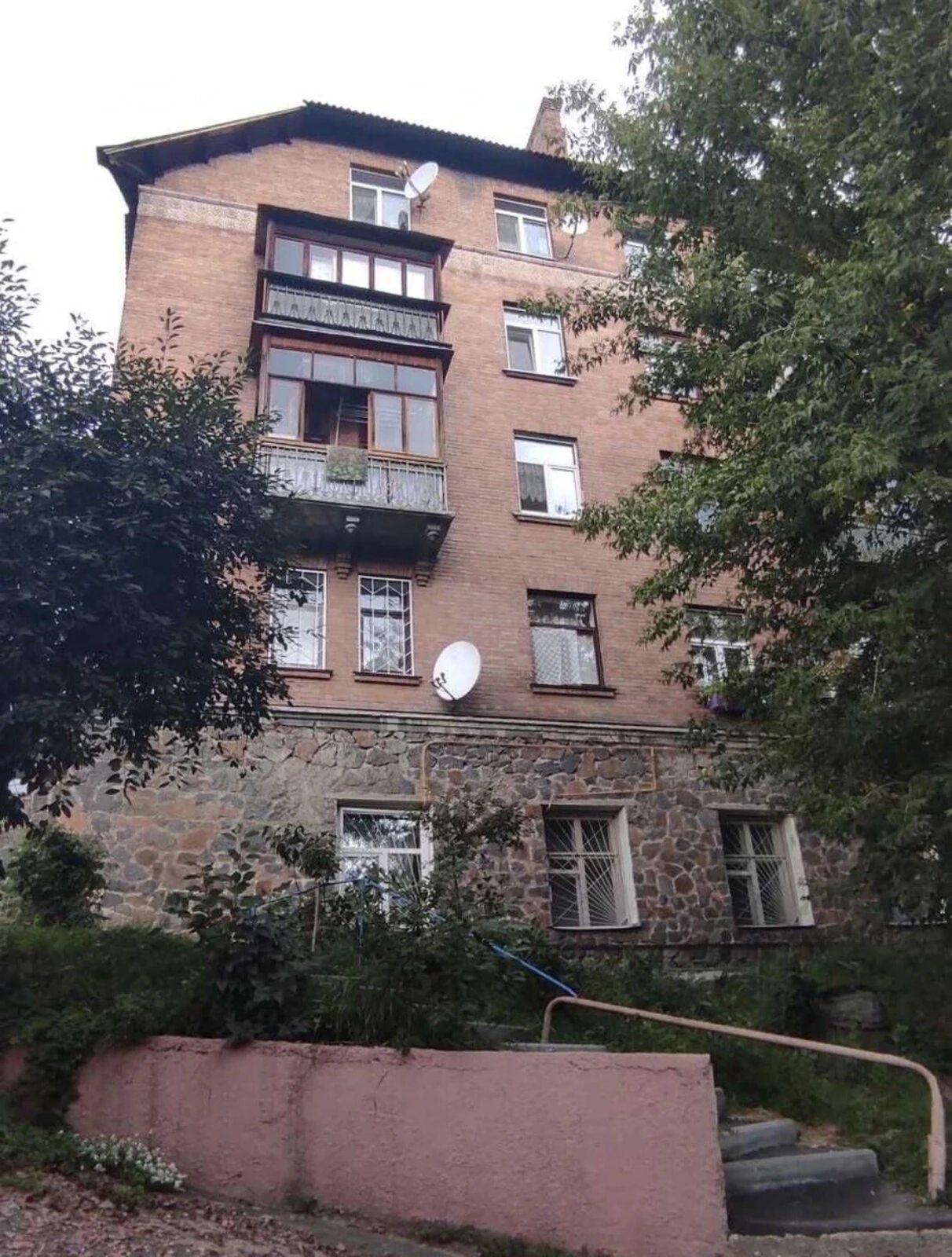 Продаж квартири. 2 rooms, 59 m², 2nd floor/5 floors. 52, Сирецька 52, Київ. 