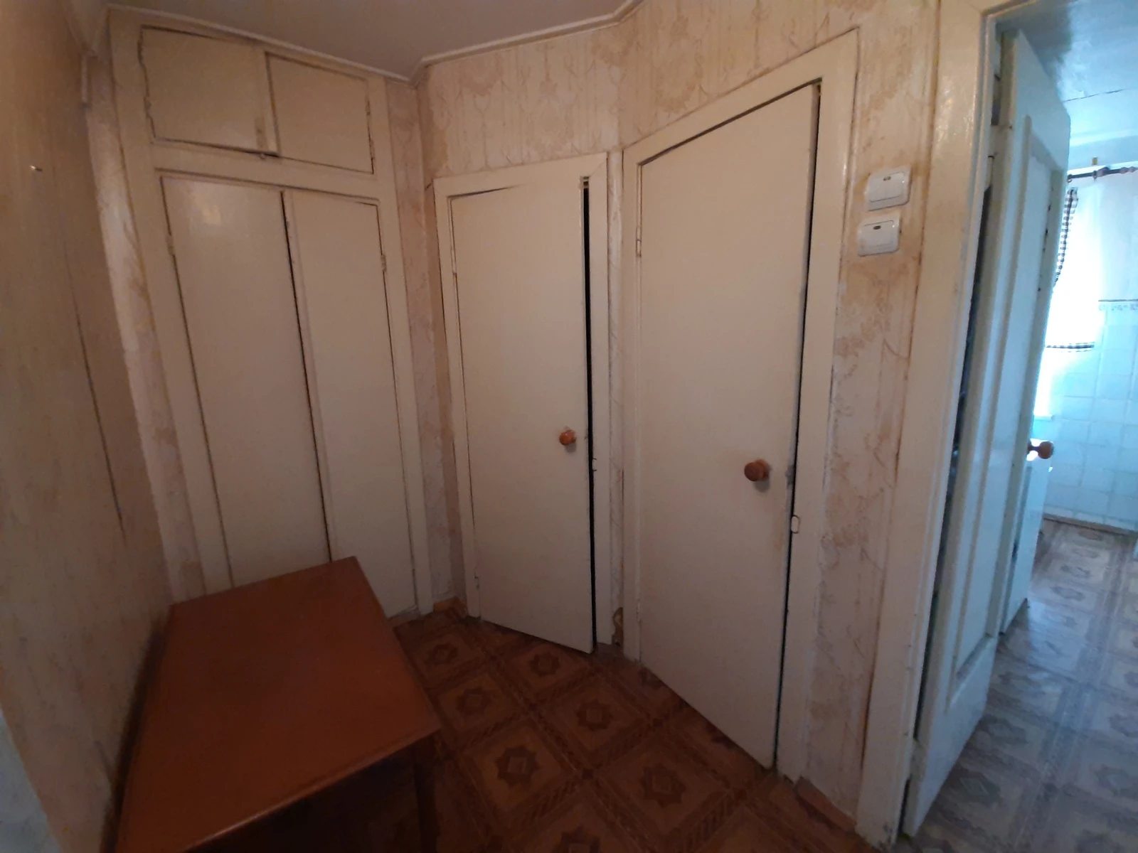 Продаж квартири. 2 rooms, 46 m², 5th floor/5 floors. 5, Ромена Ролана 5, Київ. 