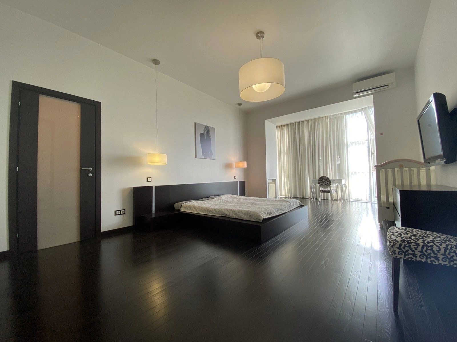 Apartment for rent. 3 rooms, 185 m², 12 floor/17 floors. 5, Lydersovskyy b-r, Odesa. 