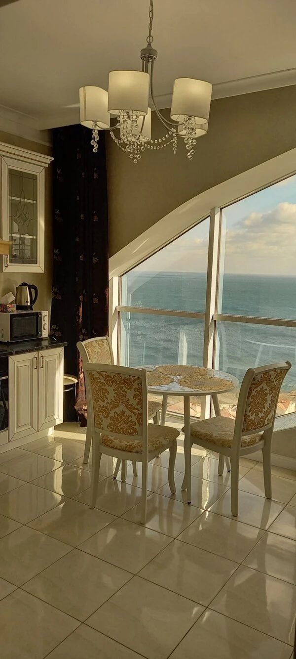 Аренда однокомнатной квартиры с панорамным видом на море в ЖК 7 Жемчужина.
