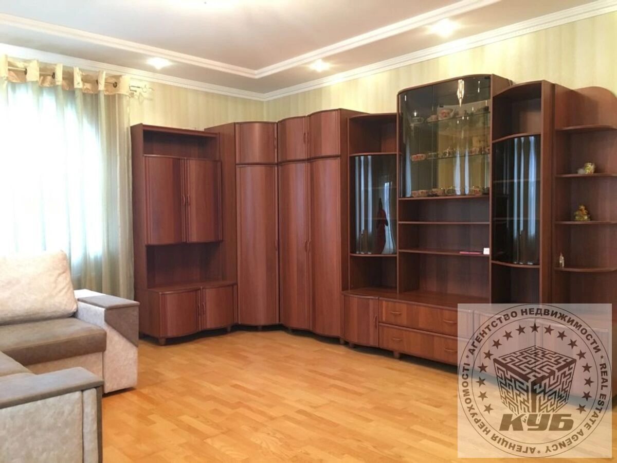 Продаж будинку. 350 m², 2 floors. 30, Богатирська 30, Київ. 