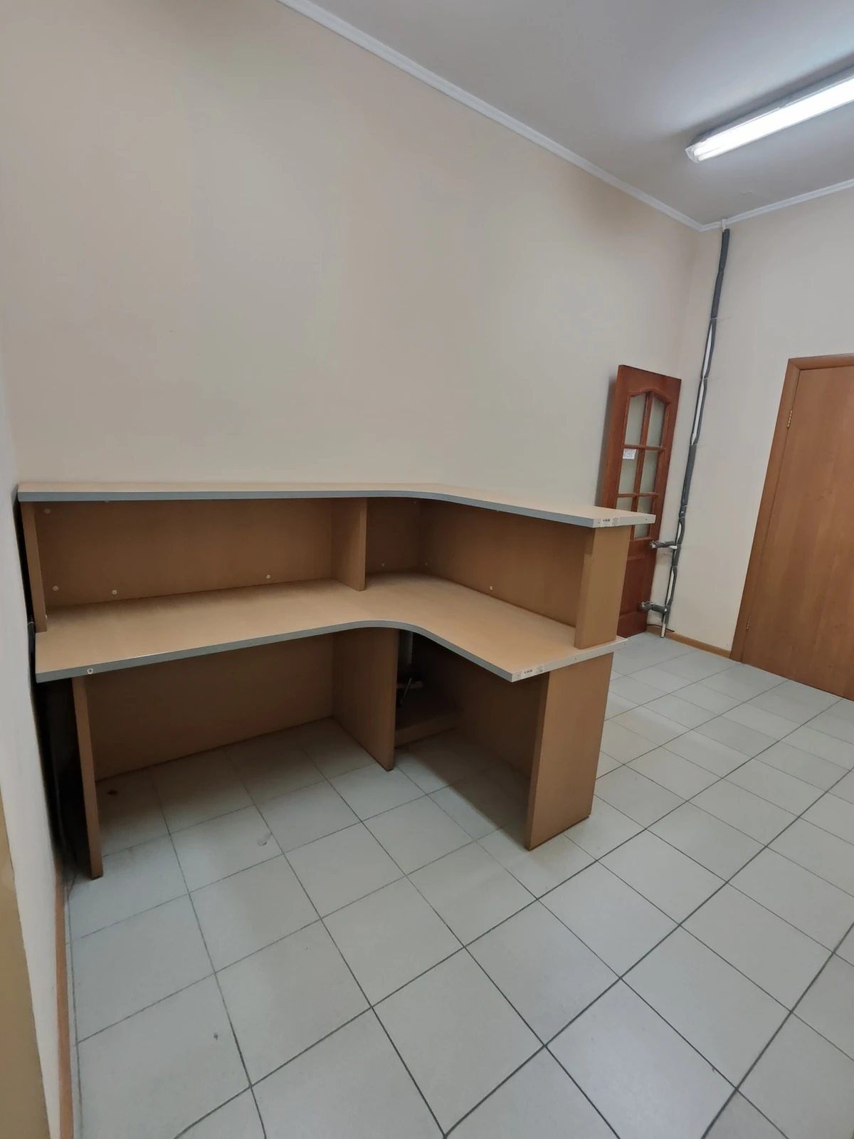 Продам офіс 83 m², 1 пов./15 поверхів. 96, Набережно-Корчуватська 96, Київ. 