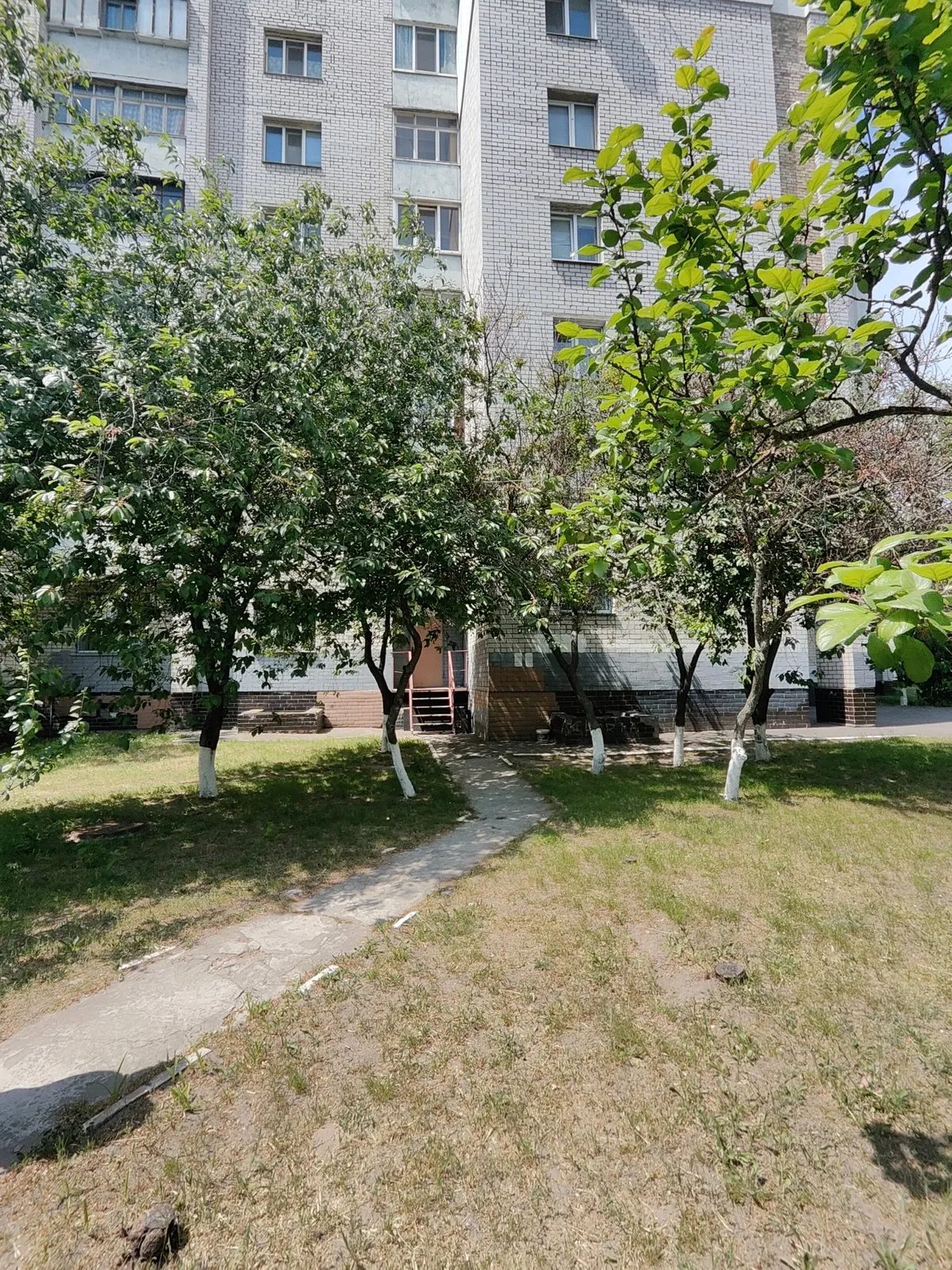 Продам офіс 83 m², 1 пов./15 поверхів. 96, Набережно-Корчуватська 96, Київ. 