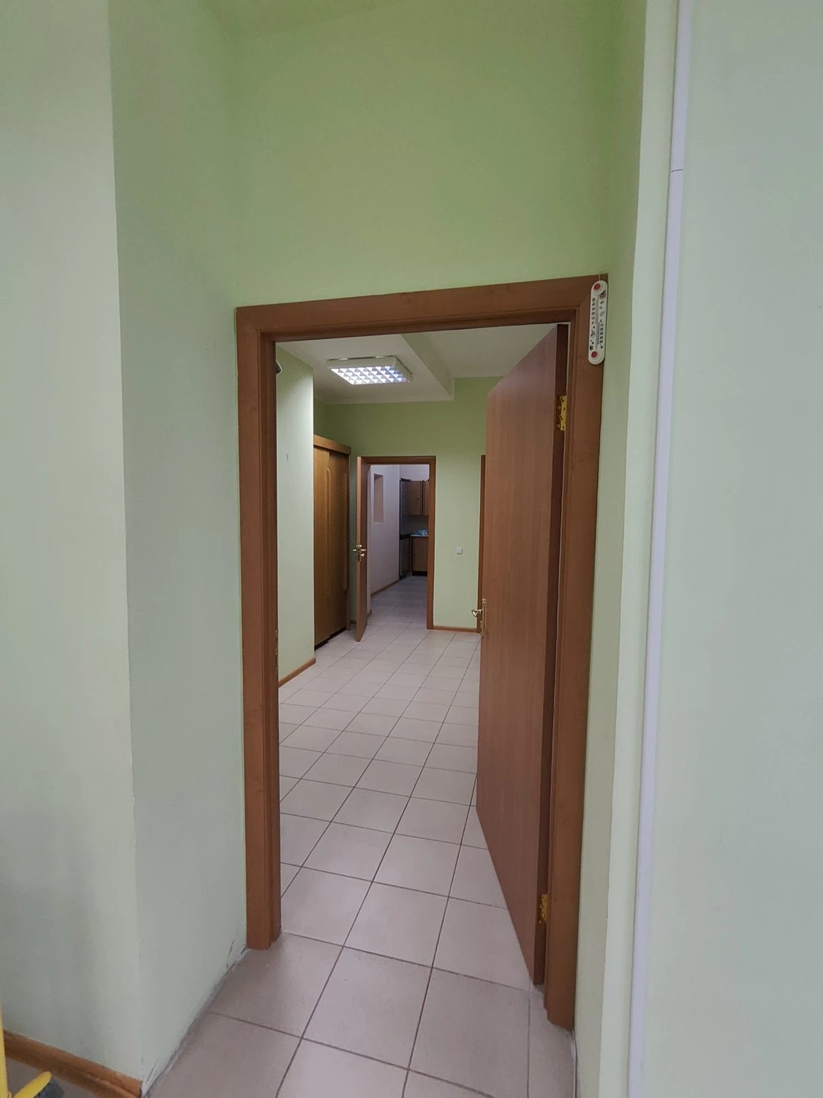 Office for sale. 83 m², 1st floor/15 floors. 96, Naberezhno-Korchuvatska 96, Kyiv. 
