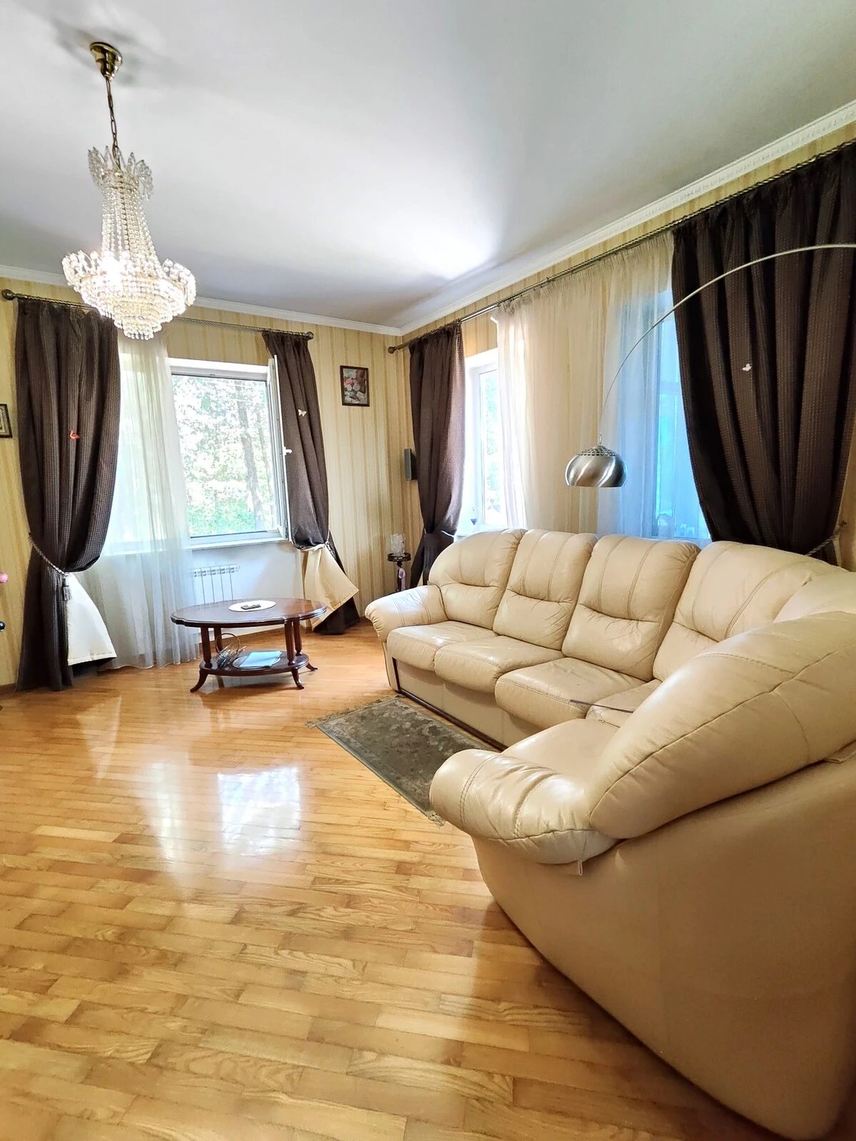 House for sale. 296 m², 4 floors. 19, Holosiyivska , Khotov. 
