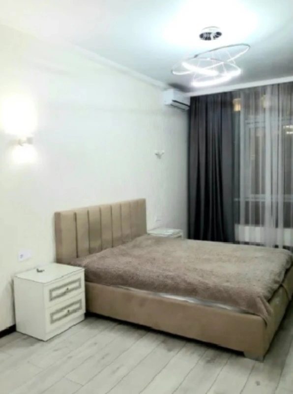 Apartment for rent. 1 room, 48 m², 13 floor/15 floors. 1, Ytalyanskyy b-r, Odesa. 