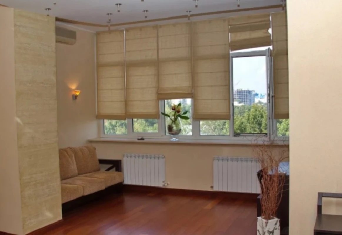 Apartment for rent. 3 rooms, 168 m², 7th floor/8 floors. 3, Karkashadze per., Odesa. 