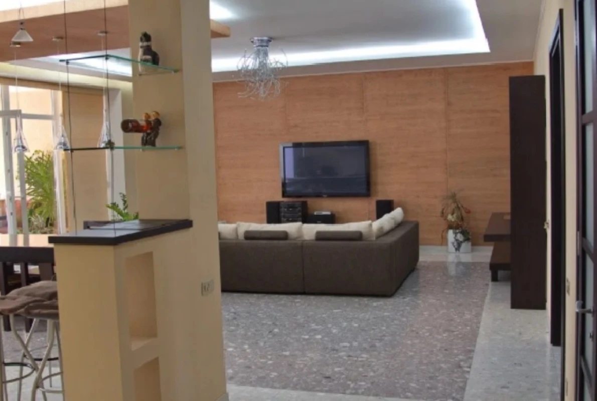 Apartment for rent. 3 rooms, 168 m², 7th floor/8 floors. 3, Karkashadze per., Odesa. 