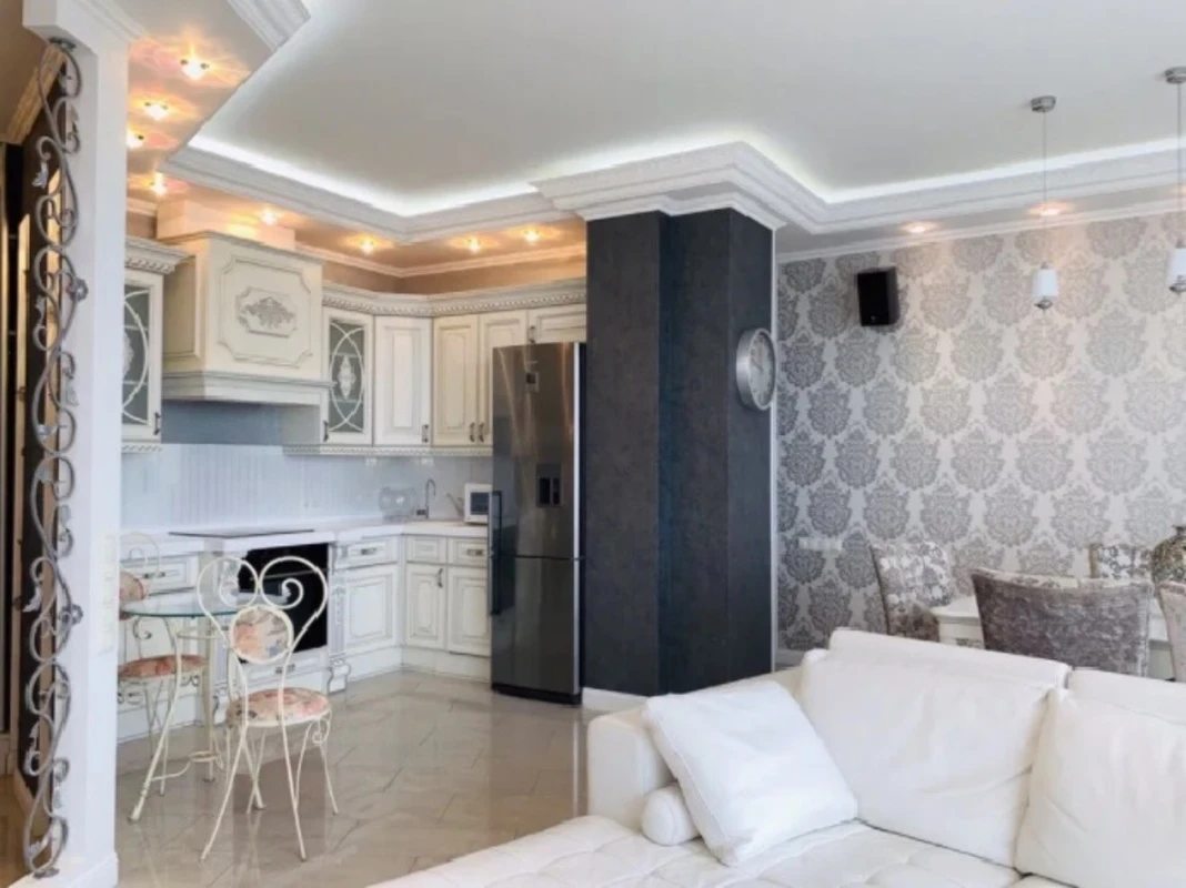 Apartment for rent. 3 rooms, 83 m², 5th floor/18 floors. 1, Lyteraturnaya ul., Odesa. 