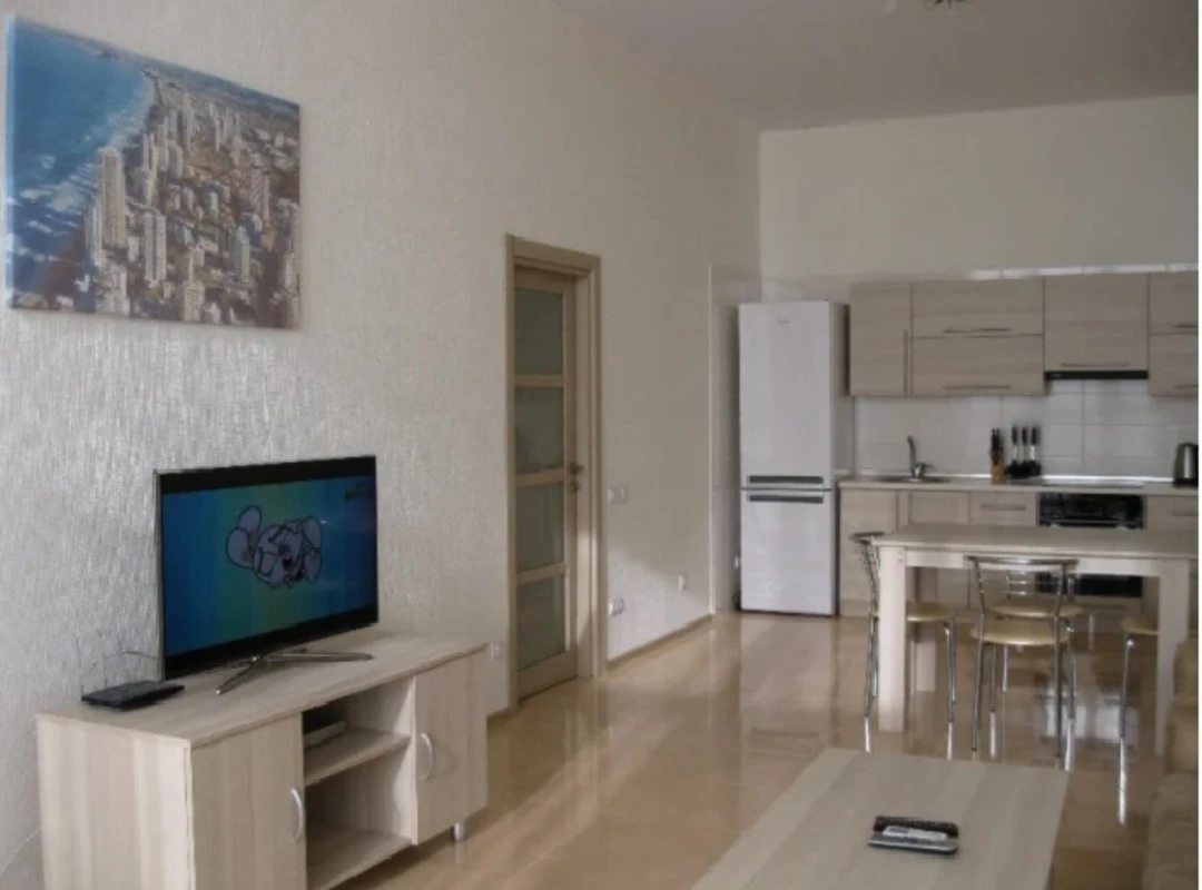 Apartment for rent. 2 rooms, 80 m², 5th floor/16 floors. 5, Lydersovskyy b-r, Odesa. 