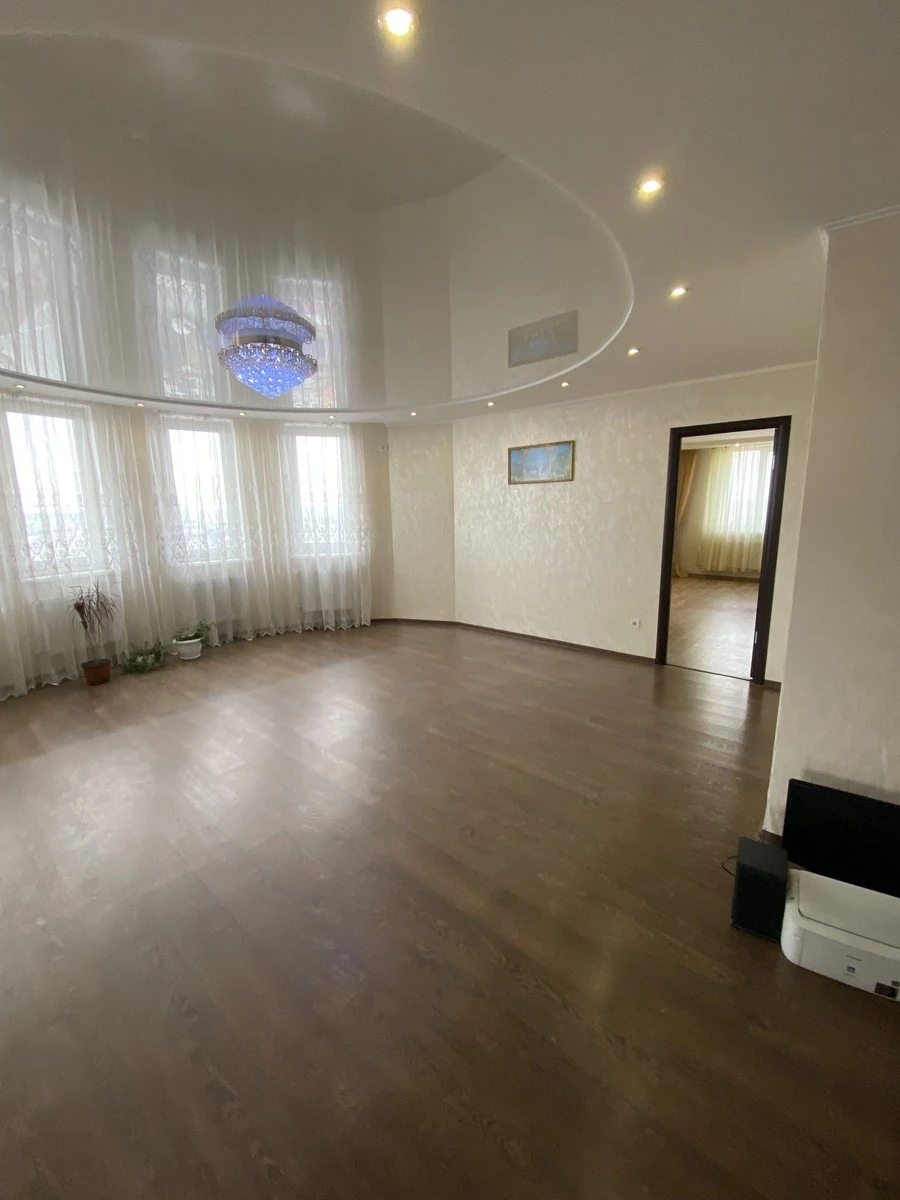 Apartments for sale. 3 rooms, 98 m², 8th floor/11 floors. Troleybusna vul., Ternopil. 