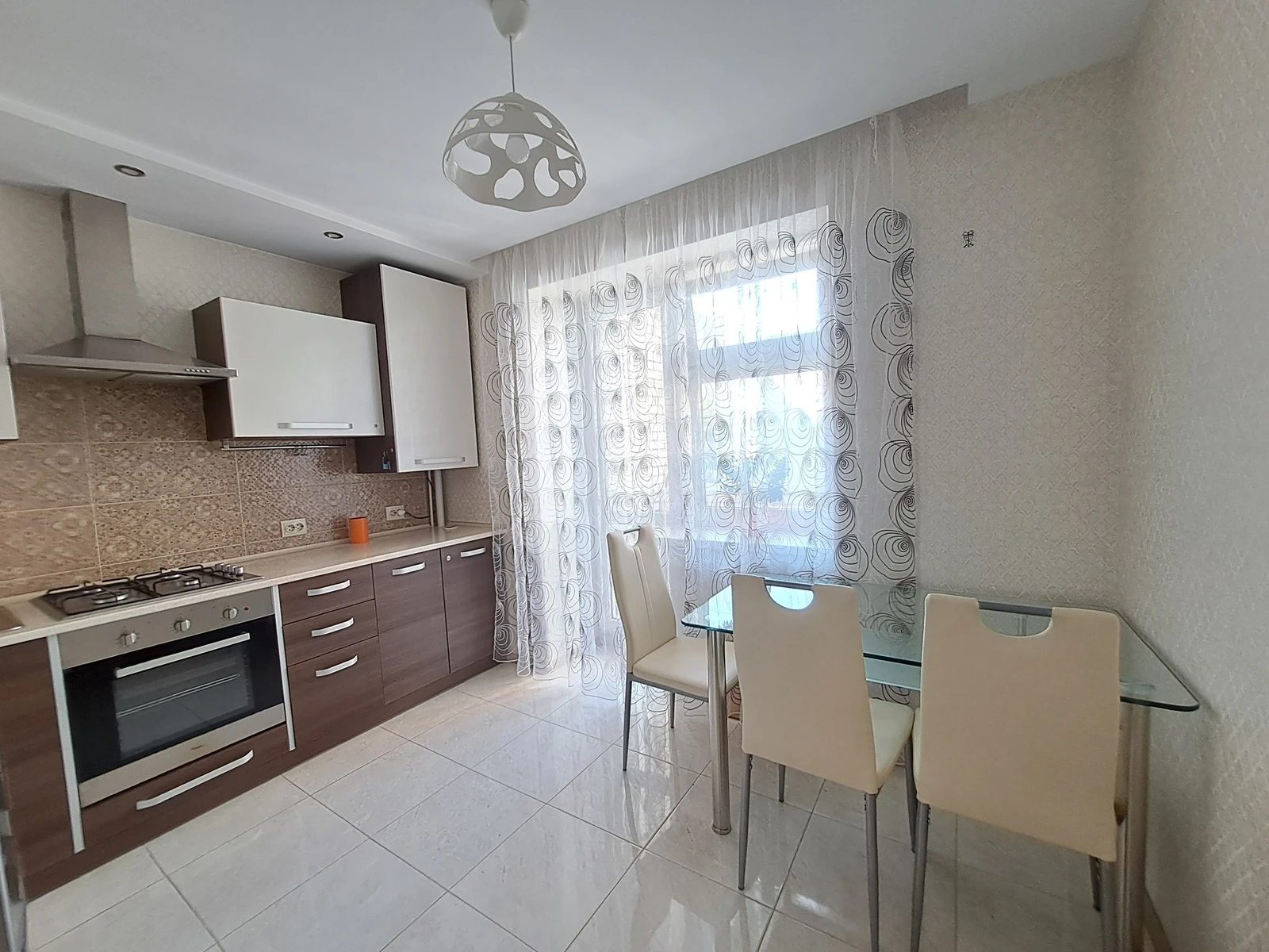 Apartment for rent 1 room, 46 m², 5th fl./10 floors. Konovaltsya YE. vul., Ternopil. 