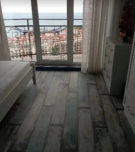 Двухкомнатная квартира на Французском бульваре с видом на  море.