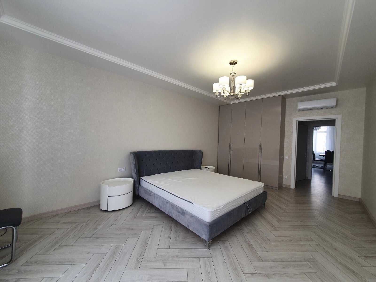 Apartment for rent. 3 rooms, 104 m², 17 floor/25 floors. 16, Kamanyna ul., Odesa. 
