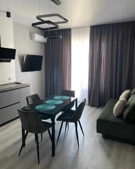 Apartment for rent. 1 room, 55 m², 3rd floor/8 floors. 7, Mayachnyy per., Odesa. 