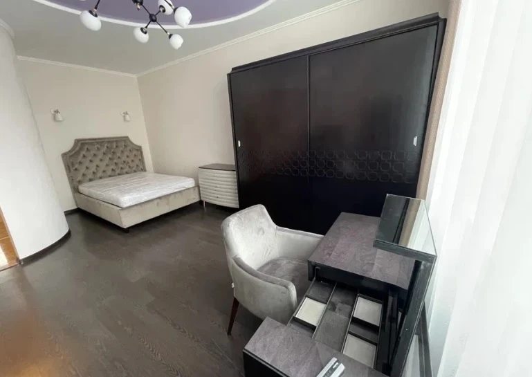 Apartment for rent. 1 room, 48 m², 3rd floor/19 floors. 11, Armeyskaya ul., Odesa. 