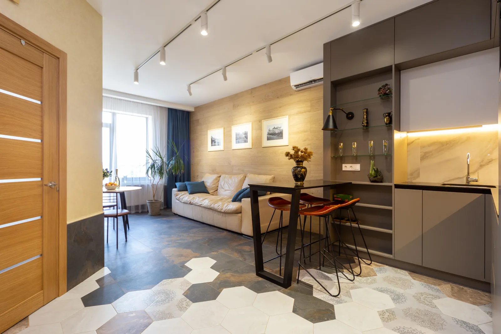 Apartment for rent. 1 room, 42 m², 7th floor/25 floors. 23, Pedahohycheskaya ul., Odesa. 
