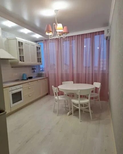 Apartment for rent. 2 rooms, 68 m², 16 floor/17 floors. Kostandy ul., Odesa. 