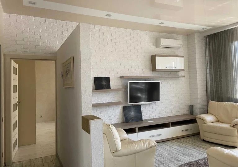 Apartment for rent. 2 rooms, 65 m², 13 floor/18 floors. Zhemchuzhnaya ul., Odesa. 