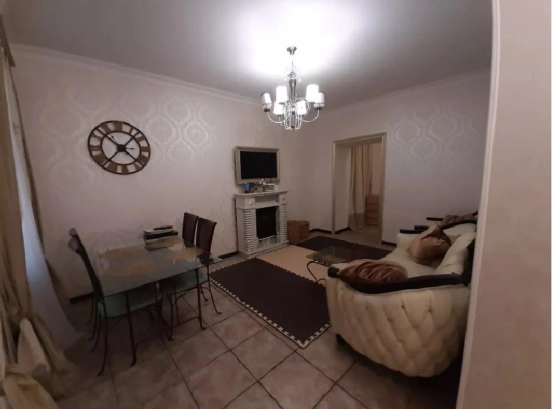 Apartments for sale. 3 rooms, 75 m², 1st floor/3 floors. 5, Marazlyevskaya ul., Odesa. 