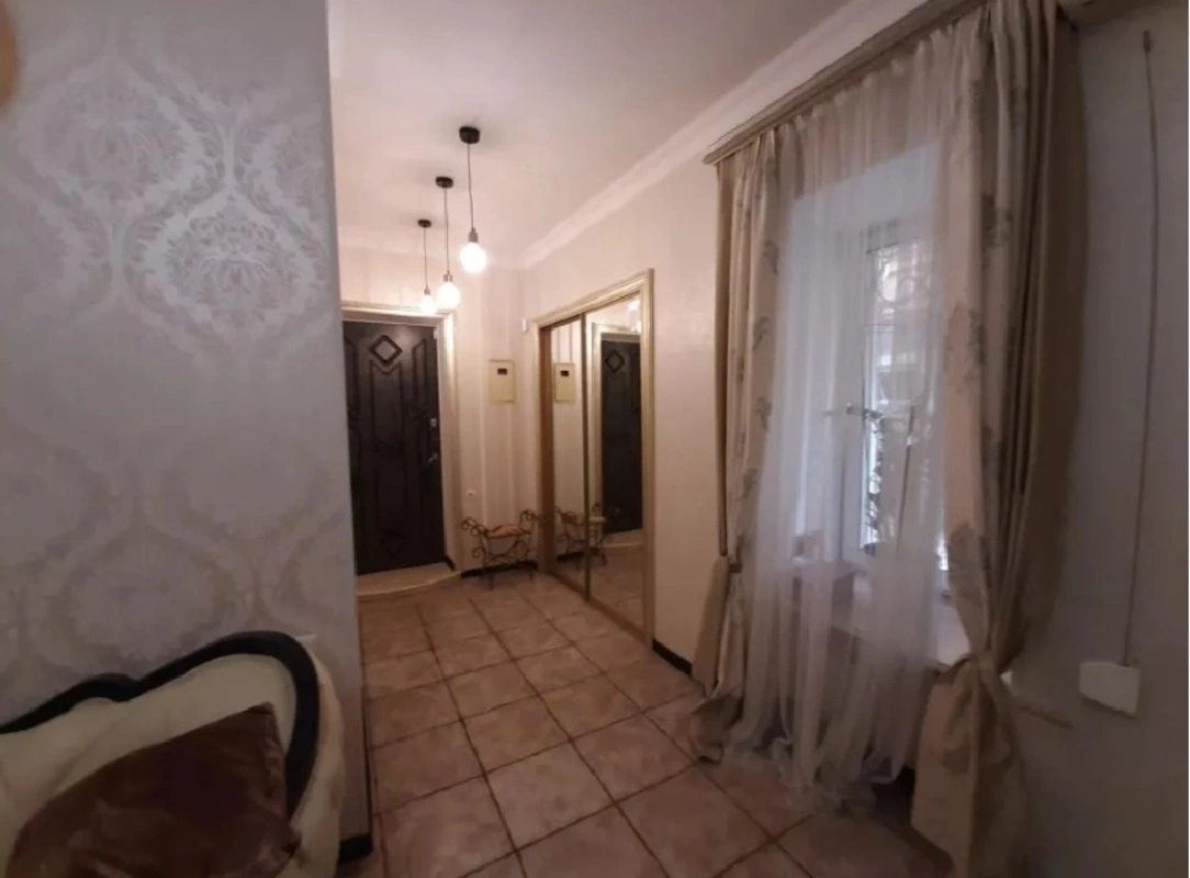 Продаж квартири. 3 rooms, 75 m², 1st floor/3 floors. 5, Маразлиевская ул., Одеса. 