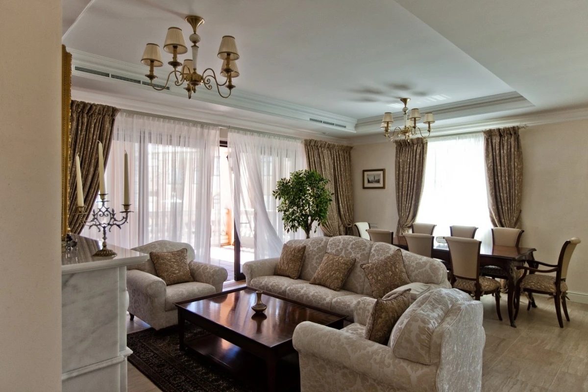 Продаж квартири. 3 rooms, 152 m², 3rd floor/3 floors. Київський район, Одеса. 