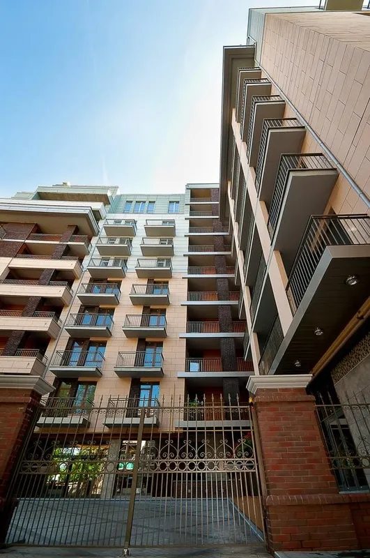 Apartments for sale. 3 rooms, 169 m², 10th floor/10 floors. 13, Otradnaya ul., Odesa. 