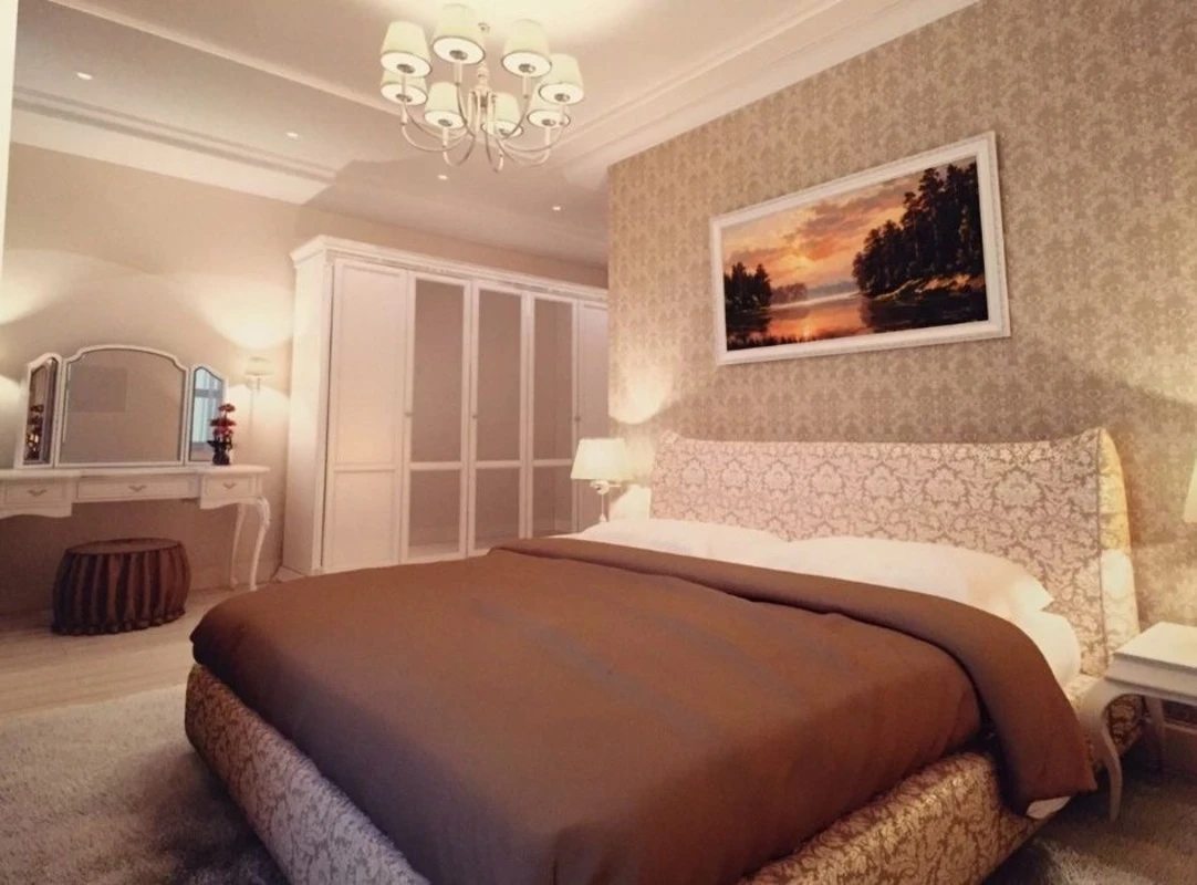 Apartments for sale. 3 rooms, 144 m², 5th floor/10 floors. 13, Otradnaya ul., Odesa. 