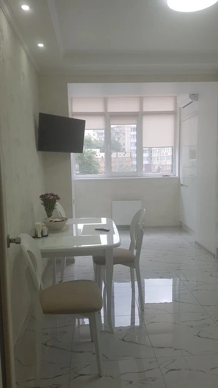 Продаж квартири. 3 rooms, 100 m², 2nd floor/14 floors. 162, Костанди ул., Одеса. 