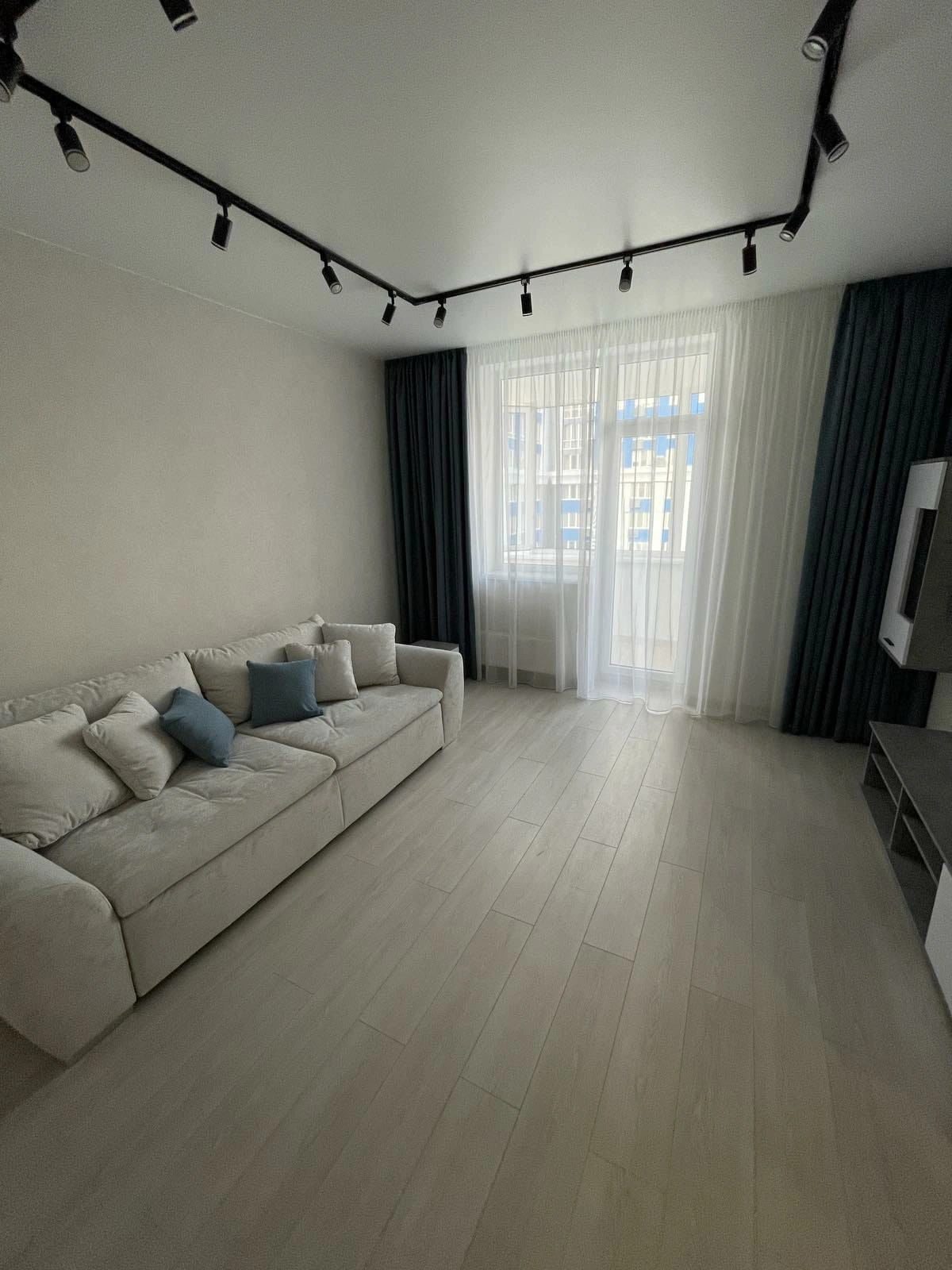 Продаж квартири. 2 rooms, 64 m², 4th floor/25 floors. 135, Толбухина ул., Одеса. 
