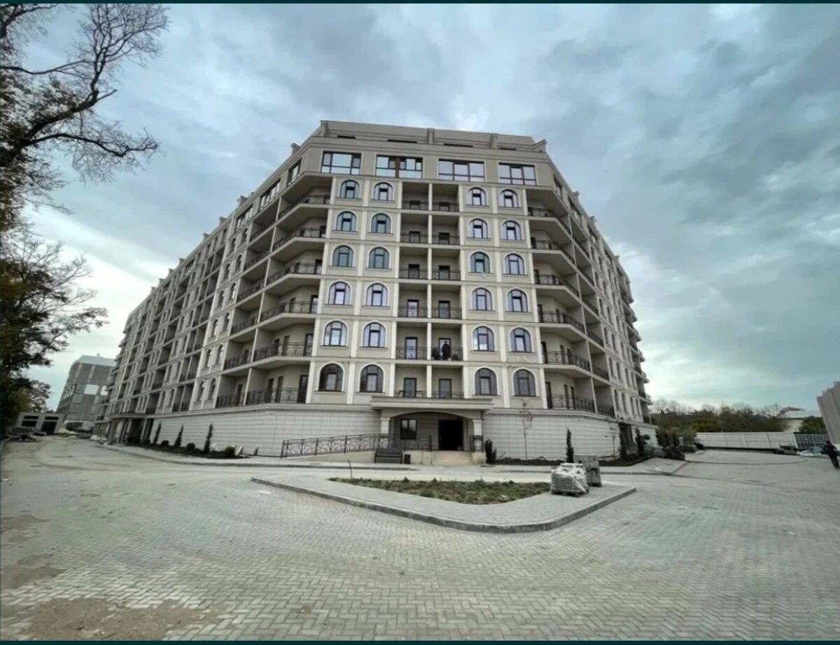 Продаж квартири. 1 room, 45 m², 4th floor/7 floors. 91, Дача Ковалевского 91 , Одеса. 