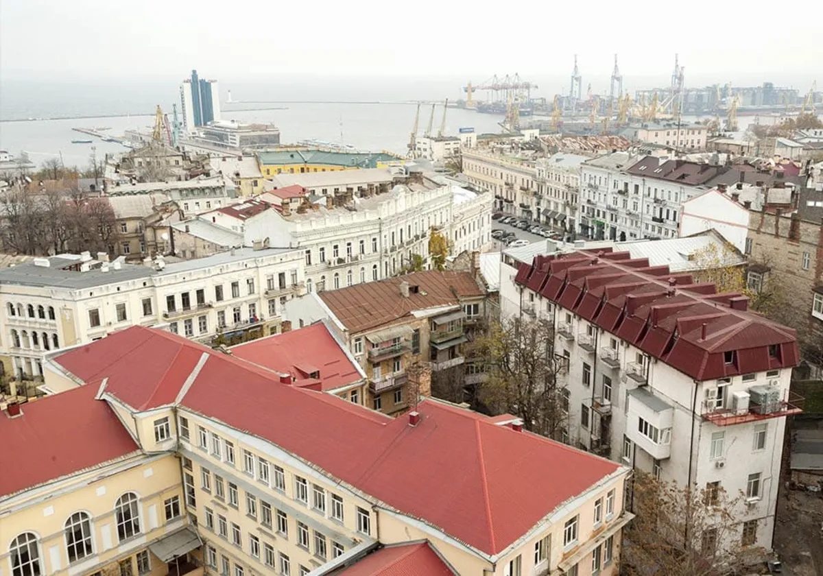 Продаж квартири. 2 rooms, 89 m², 4th floor/10 floors. 13, Военный спуск, Одеса. 