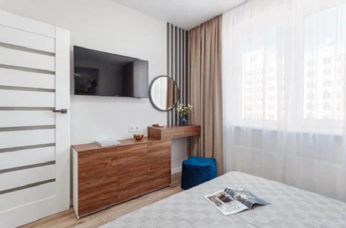 Apartments for sale. 2 rooms, 59 m², 13 floor/20 floors. 8, Zhemchuzhnaya ul., Odesa. 