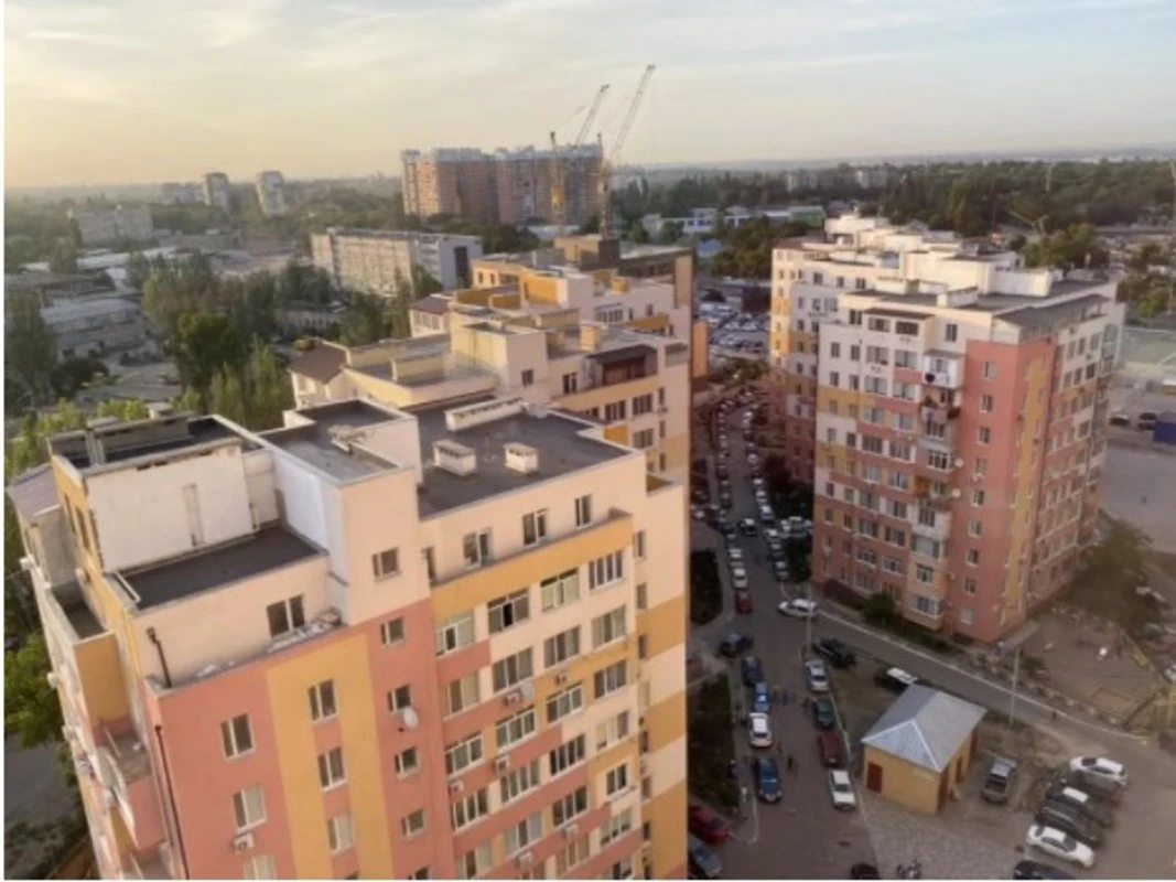 Apartments for sale. 3 rooms, 88 m², 15 floor/18 floors. 39, Hrushevskoho ul., Odesa. 