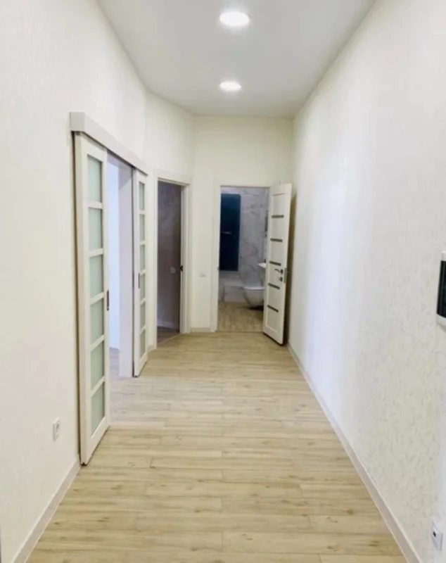 Apartments for sale. 2 rooms, 70 m², 10th floor/17 floors. Hovorova Marshala ul., Odesa. 