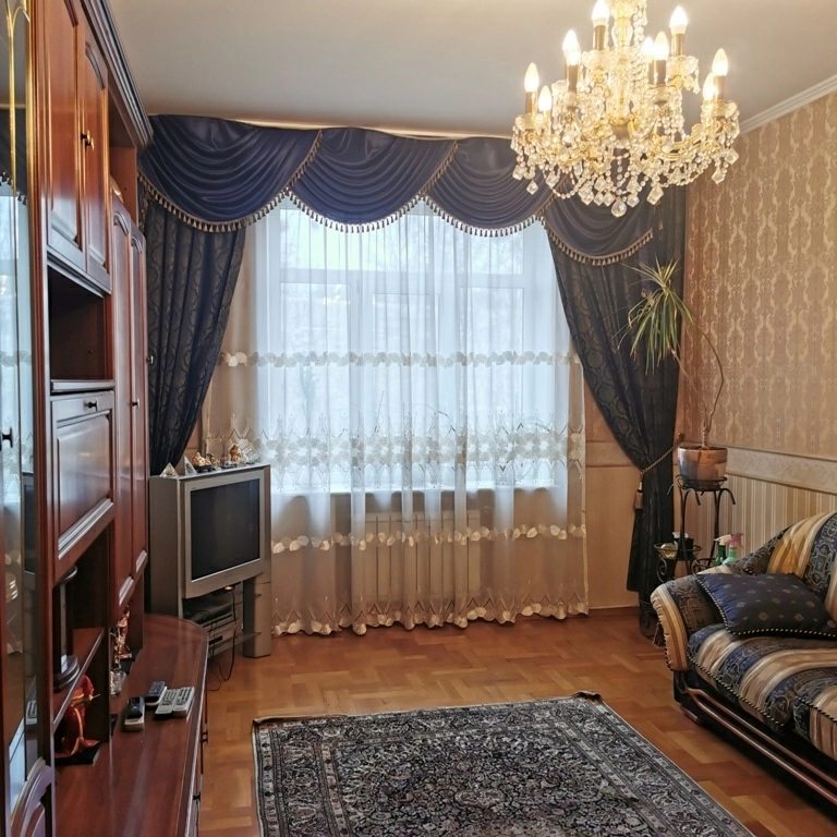 Apartment for rent. 3 rooms, 78 m², 3rd floor/6 floors. 88, Golosiyivskiy 88, Kyiv. 