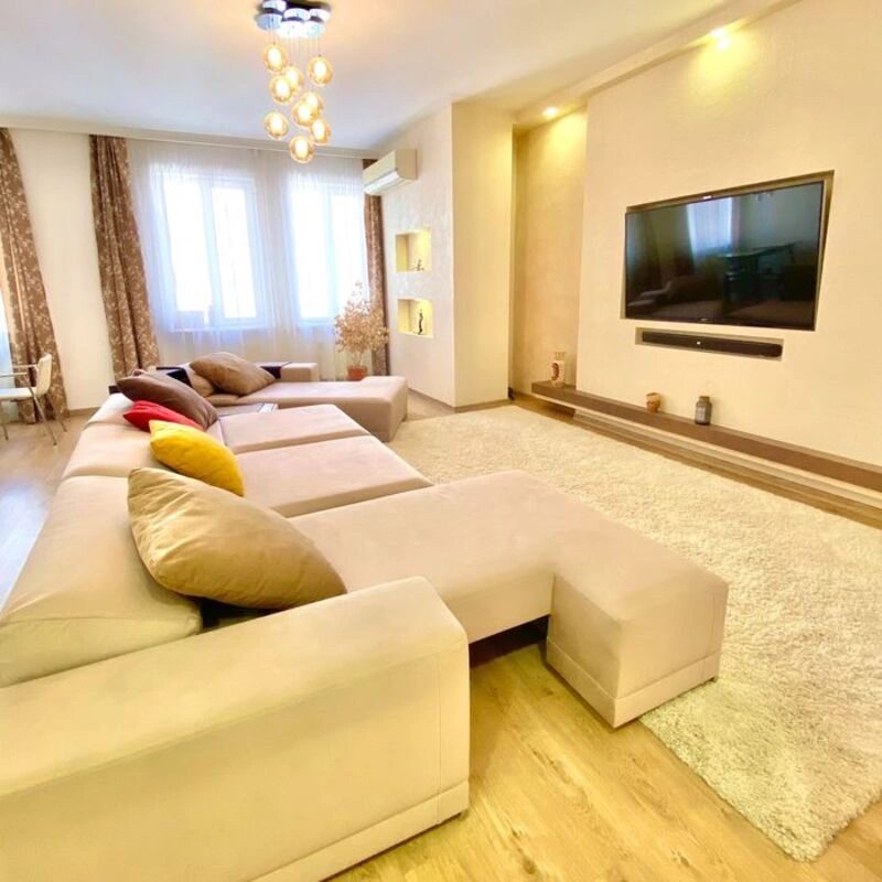 Apartments for sale. 3 rooms, 90 m², 12 floor/16 floors. 5, Bazarnaya ul., Odesa. 