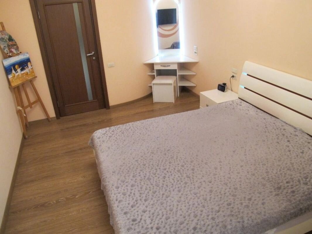 Продаж квартири. 3 rooms, 105 m², 9th floor/17 floors. 8, Армейская , Одеса. 