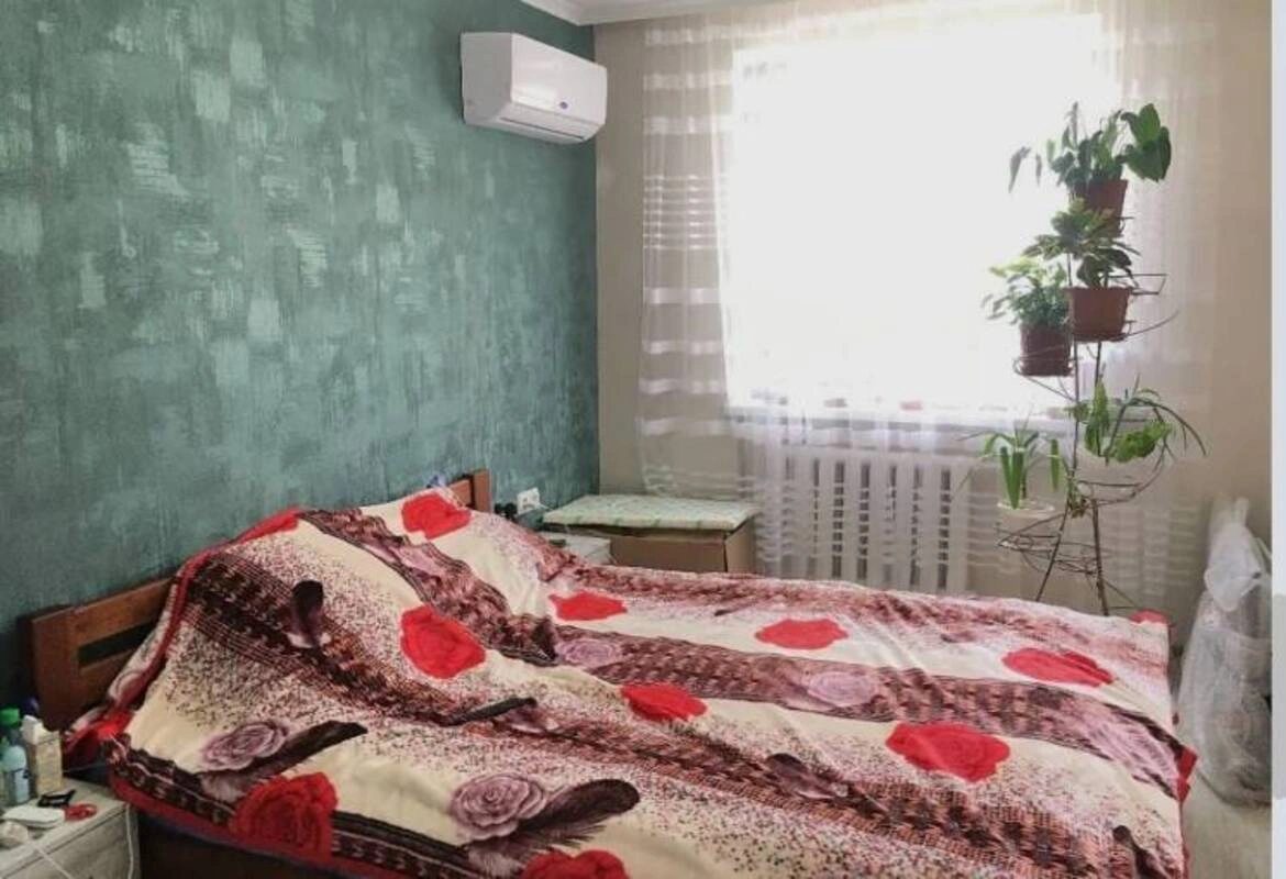 Apartments for sale. 2 rooms, 44 m², 5th floor/5 floors. 36, Balkovskaya ul., Odesa. 