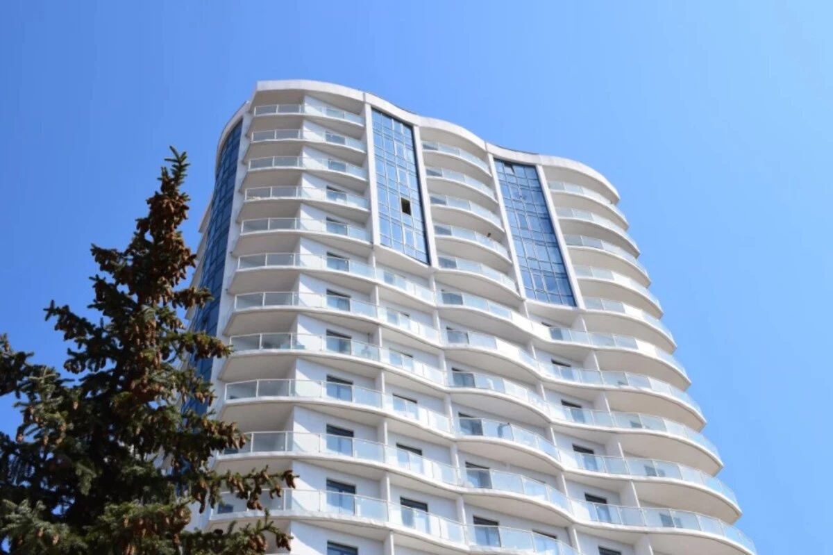 Продаж квартири. 1 room, 53 m², 12 floor/18 floors. 2, Кордонный пер., Одеса. 