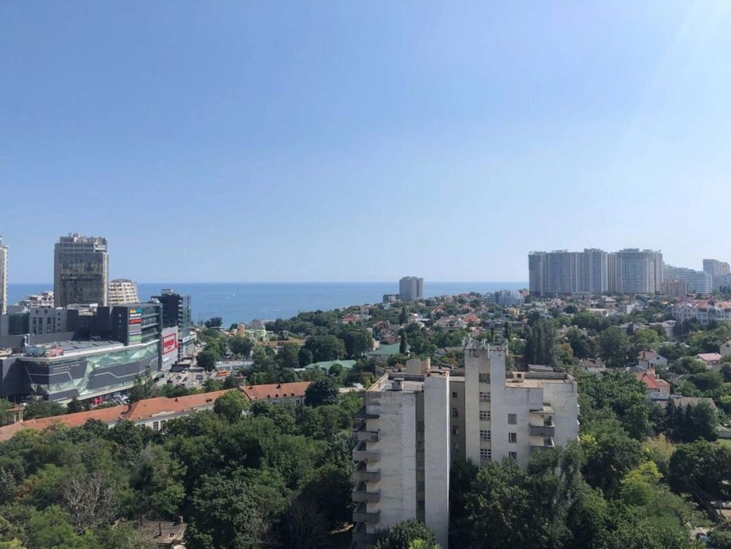 Apartments for sale. 2 rooms, 108 m², 14 floor/18 floors. 9, Tenystaya ul., Odesa. 