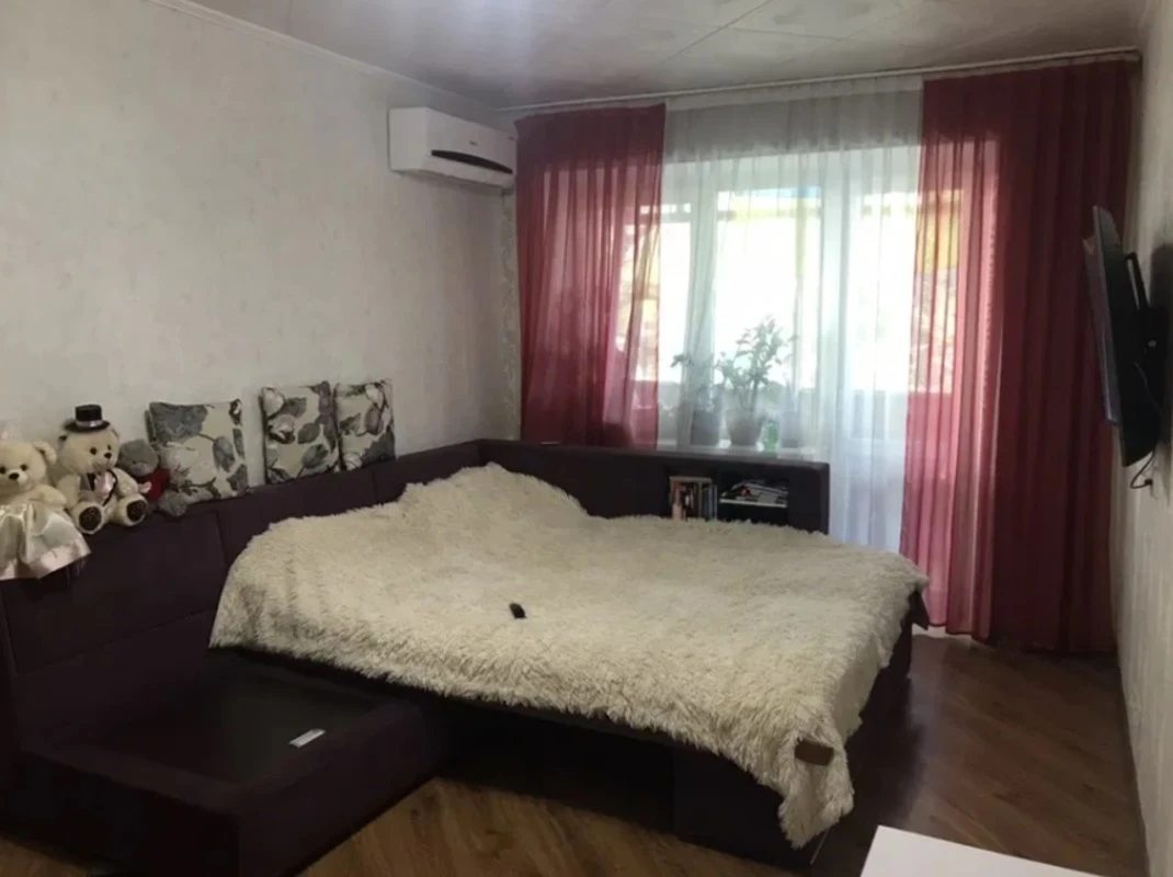 Apartments for sale. 1 room, 30 m², 4th floor/5 floors. Srednefontanskaya ul., Odesa. 