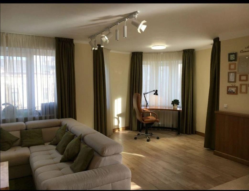 Продаж квартири. 2 rooms, 77 m², 4th floor/5 floors. 33, Большая Арнаутская ул., Одеса. 