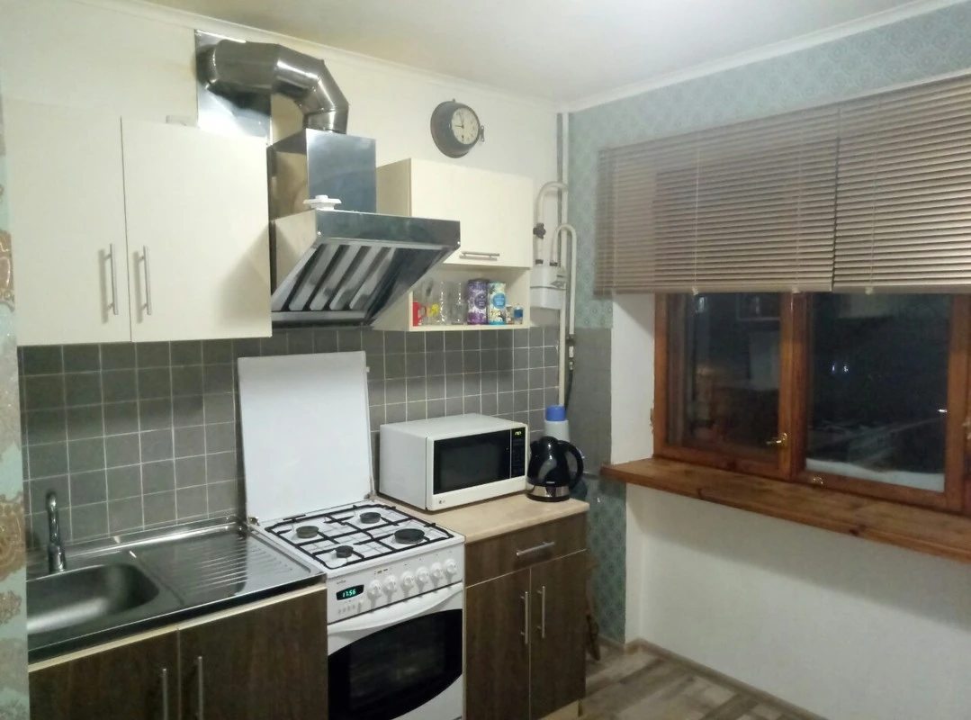 Apartments for sale. 2 rooms, 45 m², 4th floor/5 floors. Sehedskaya ul., Odesa. 