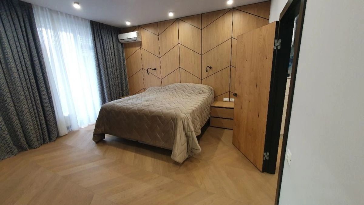 Продаж квартири. 4 rooms, 158 m², 3rd floor/14 floors. 85, Французский б-р, Одеса. 
