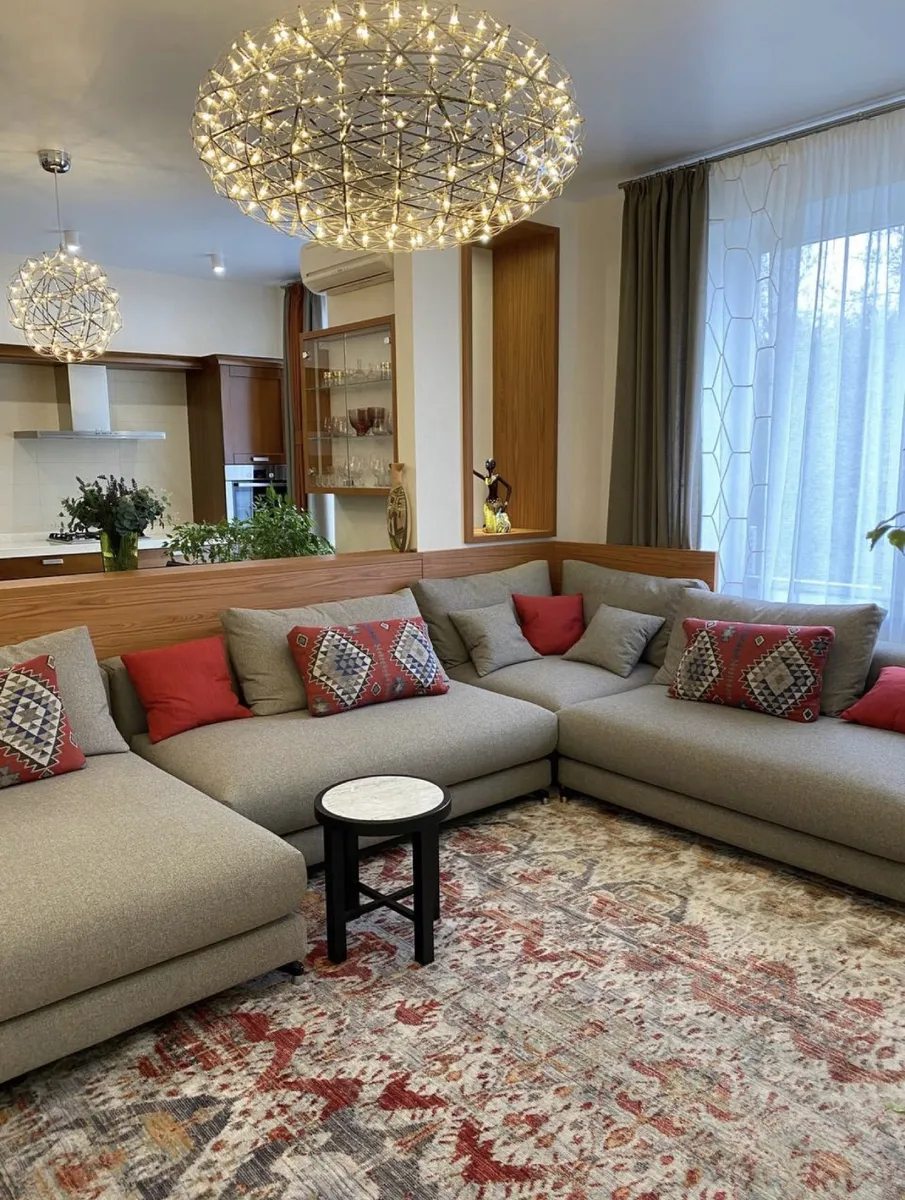 Apartments for sale. 3 rooms, 114 m², 2nd floor/10 floors. Mukachevskyy per., Odesa. 